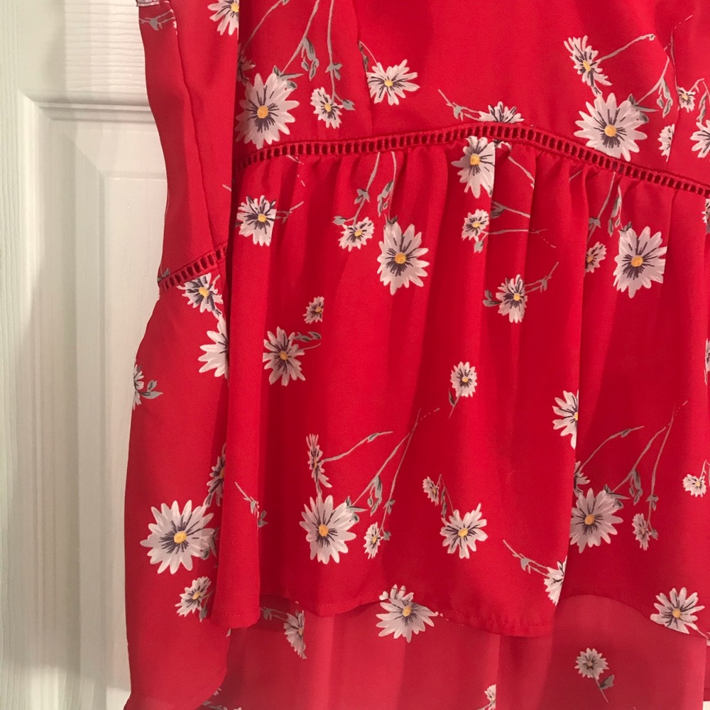 🌺TANK🌺 - Picture 3 of 3